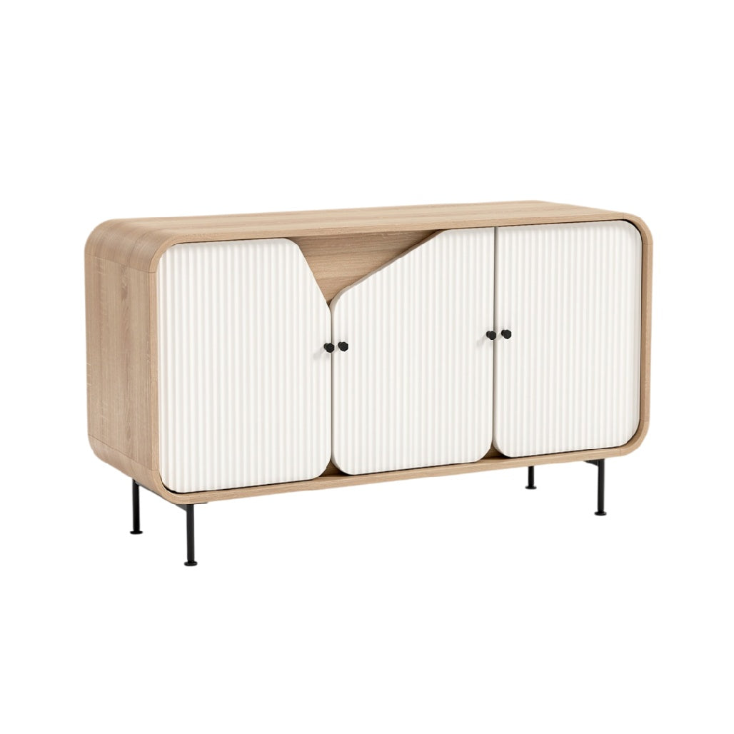 **Buffets en bois avec portes striées et pieds en métal**